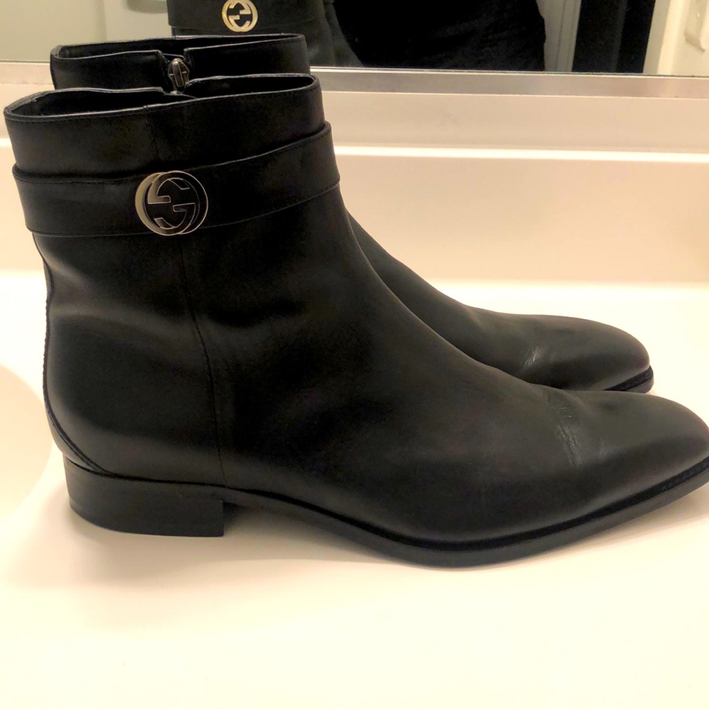 Gucci Men’s leather boots in black with silver Gucci logo Size 12